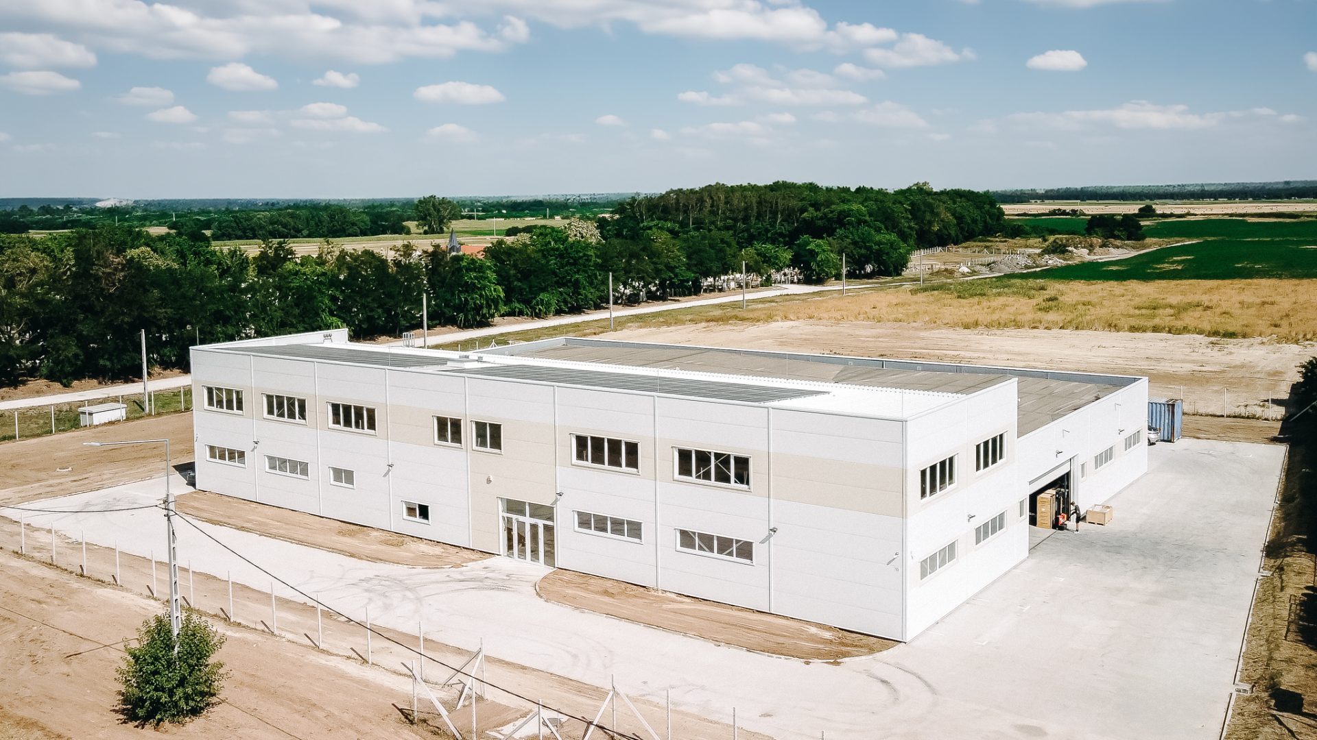 Fecskendőgyártó üzemcsarnok és irodaépület generálkivitelezése, DABAS