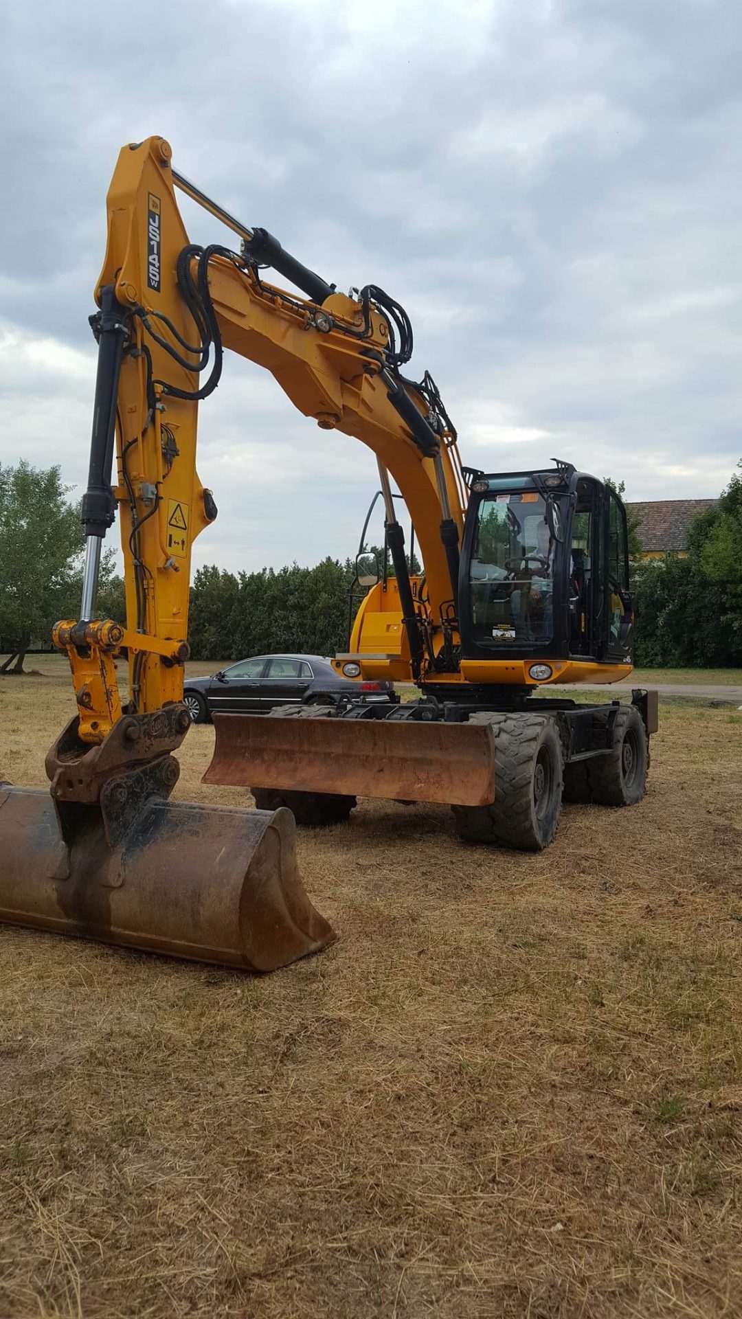 JCB 145 JS /17 to/, gumikerekes forgó kotró